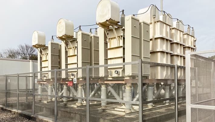 画像:大型変圧器の解体工事およびPCB含有機器の運搬工事