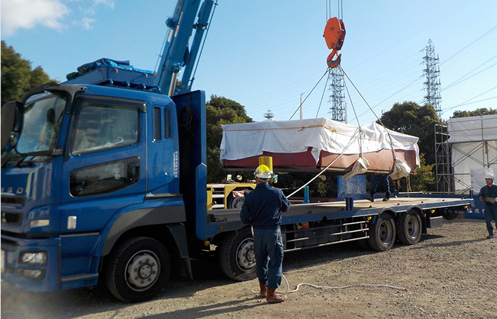 画像:施工風景03 機器類の運搬